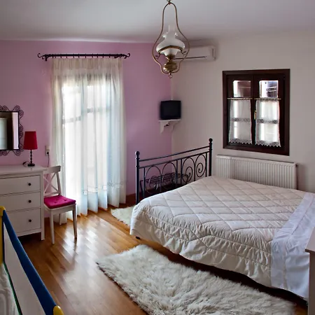 Отель Erofili & 3*